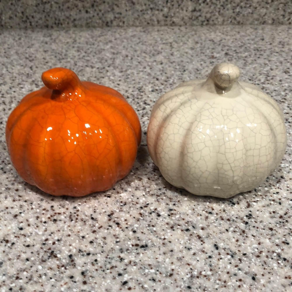 🆕🍁 Set of 2 Ceramic Pumpkins